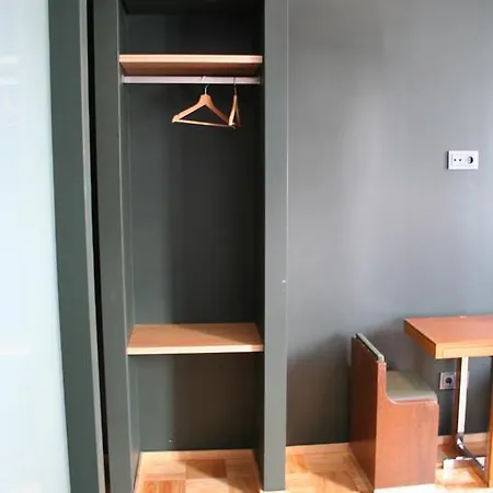 2u Urban Guest house