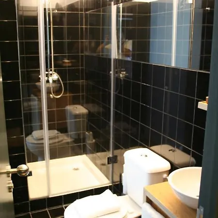 2u Urban Guest house 2*